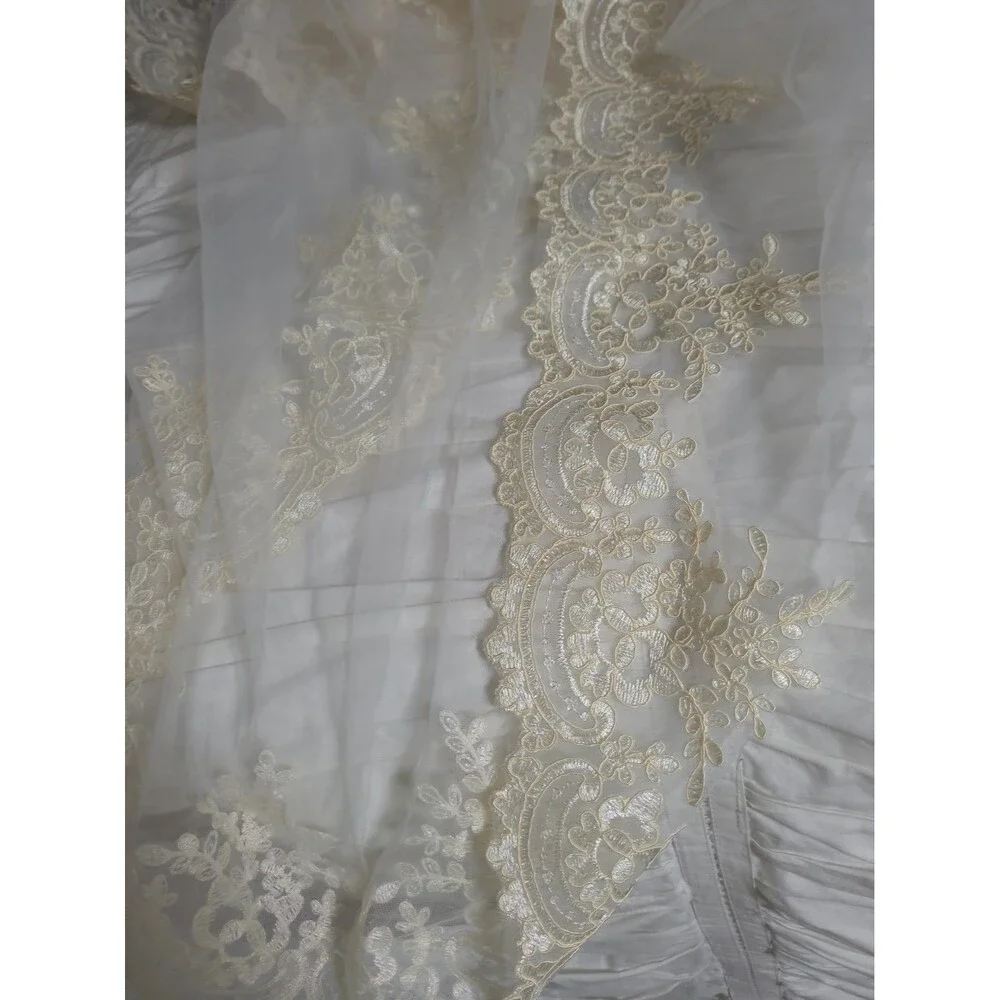 Vintage Sheer Woven Lace Banquet Tablecloth 108 x 68 Floral Wedding Special